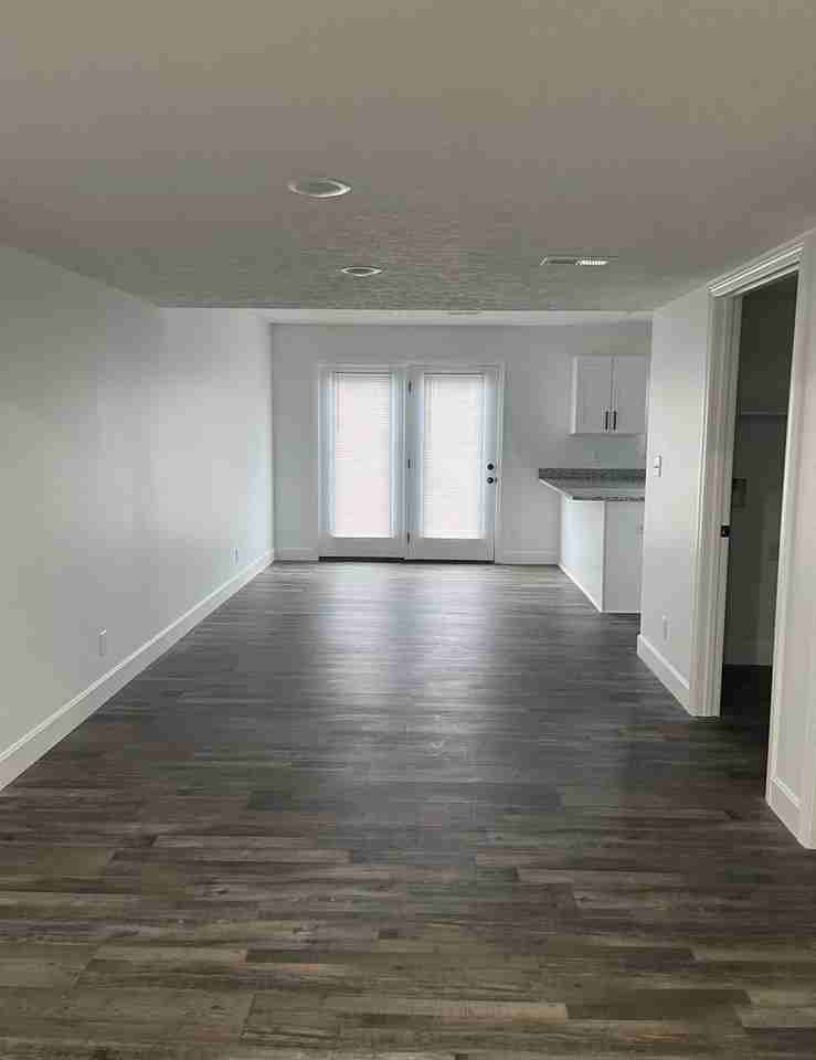 819 Howard Dr - Photo 3 of 11