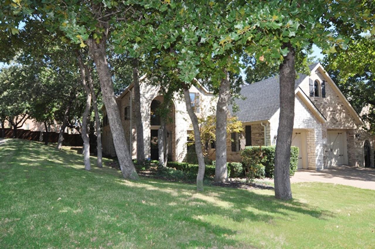 1 Hanna Ct - Photo 2 of 28