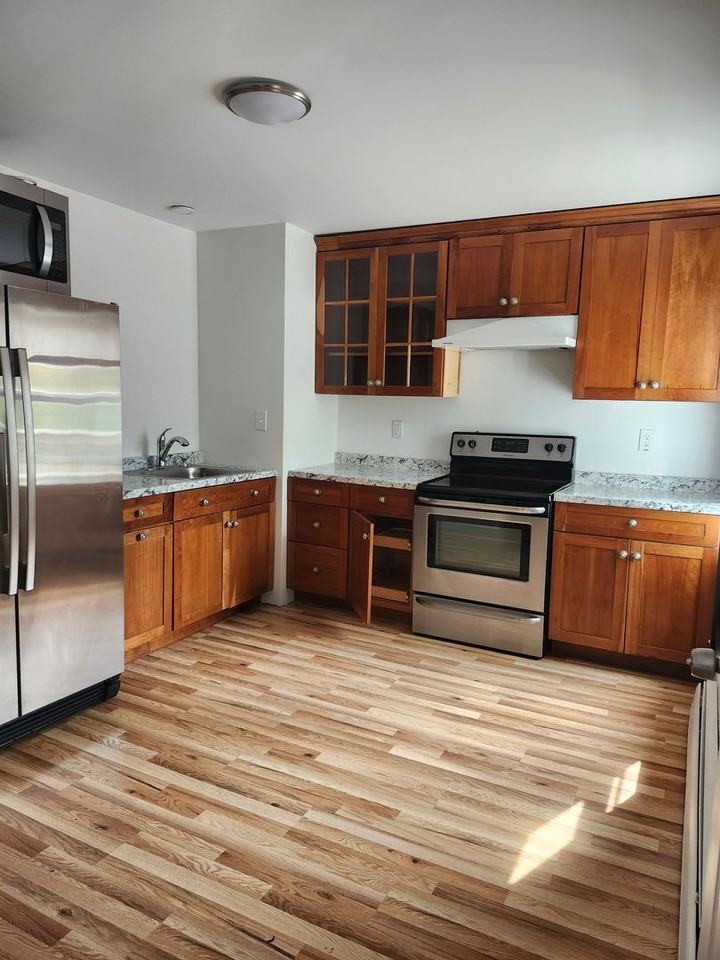 60 Main St - Photo 2 of 7