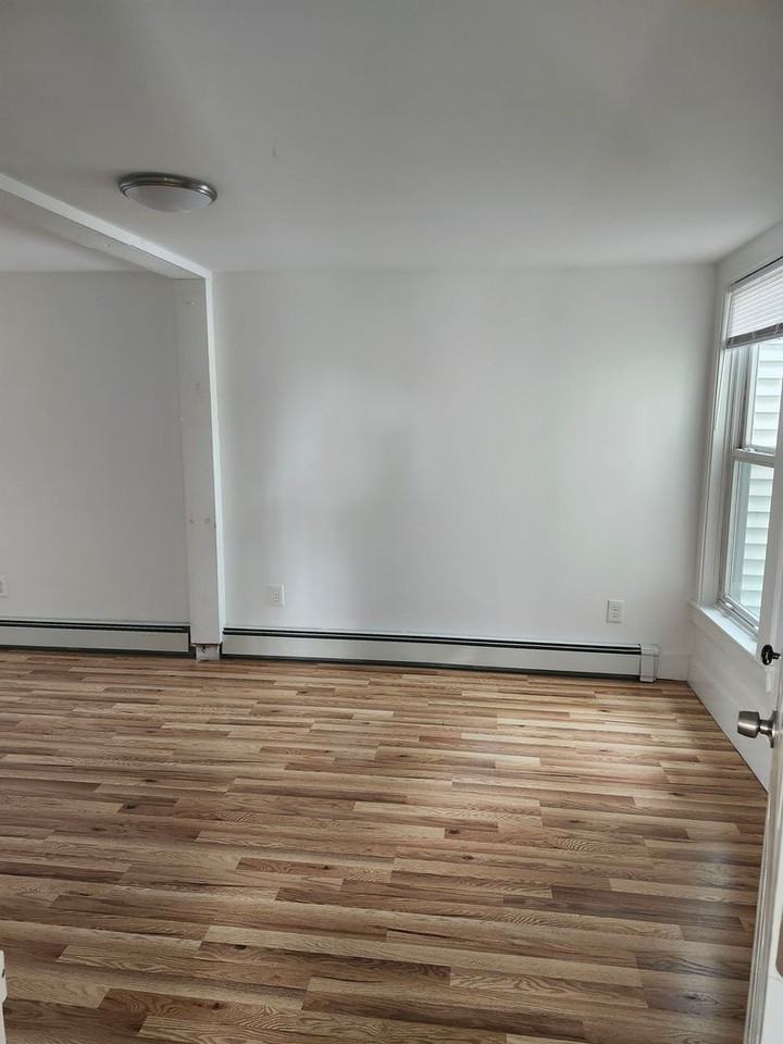 60 Main St - Photo 3 of 7