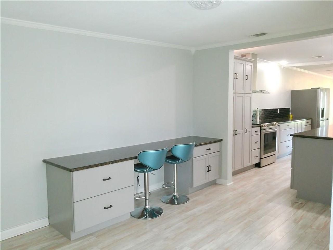 12 Townhouse Ln - Photo 4 of 13