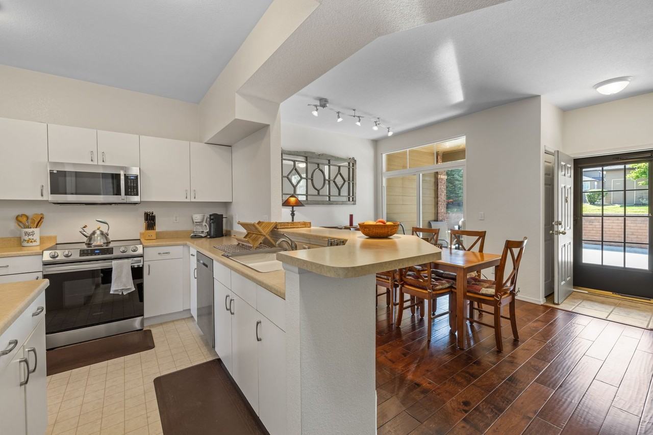 6412 Silver Mesa Dr #B - Photo 5 of 16