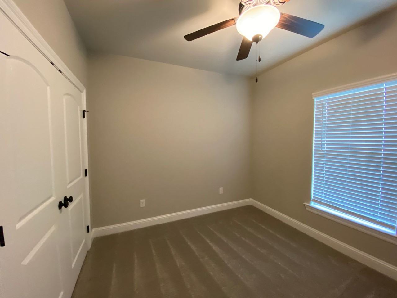 606 Acacia Dr - Photo 7 of 13