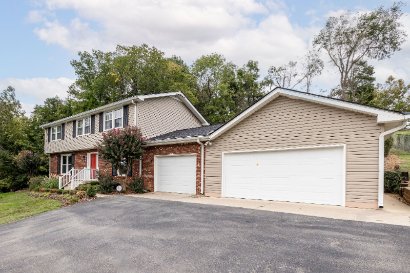 924 Saundersville Ferry Rd - Photo 3 of 50