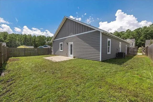 412 Sablewood Dr - Photo 2 of 10