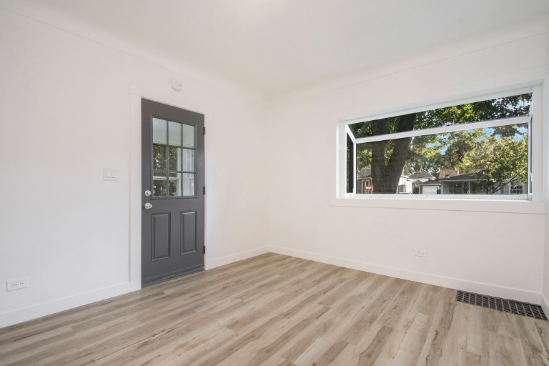 1036 Park St Sw - Photo 4 of 18