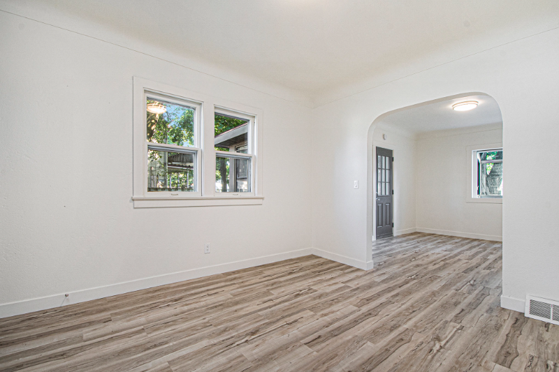 1036 Park St Sw - Photo 6 of 18