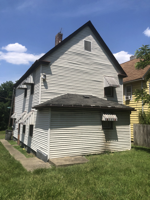 1065 Orange Avenue - Photo 3 of 4