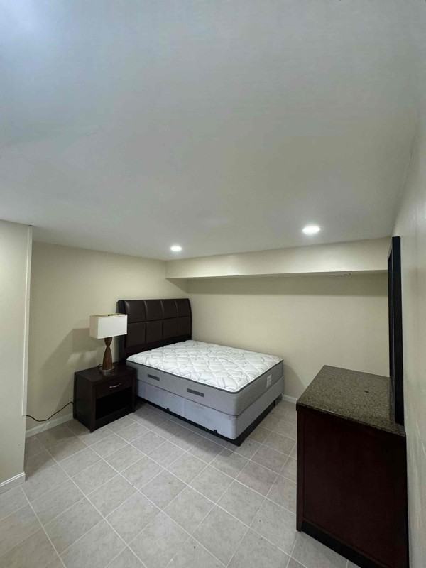 8304 Adelphi Rd - Photo 3 of 5