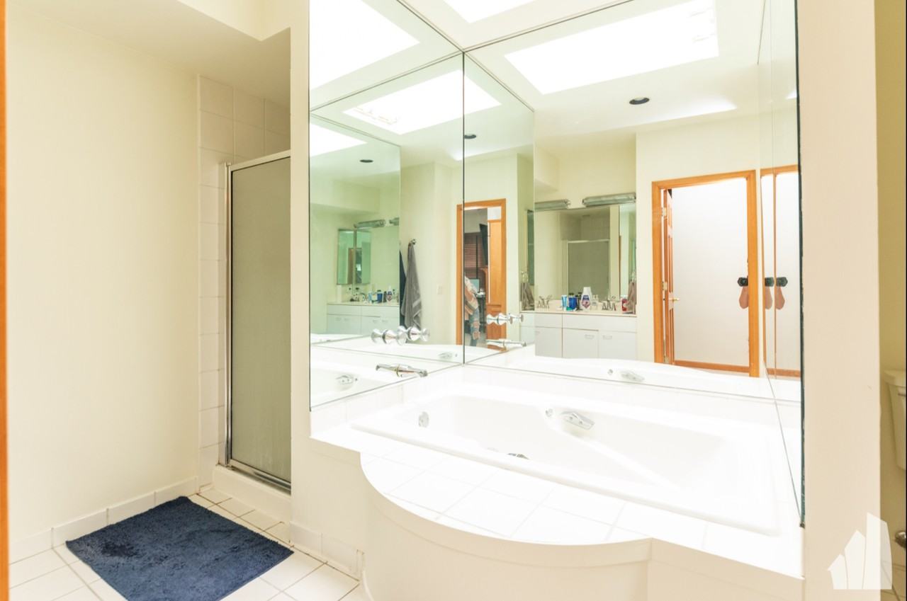 1133 W Cornelia Ave #B - Photo 5 of 14