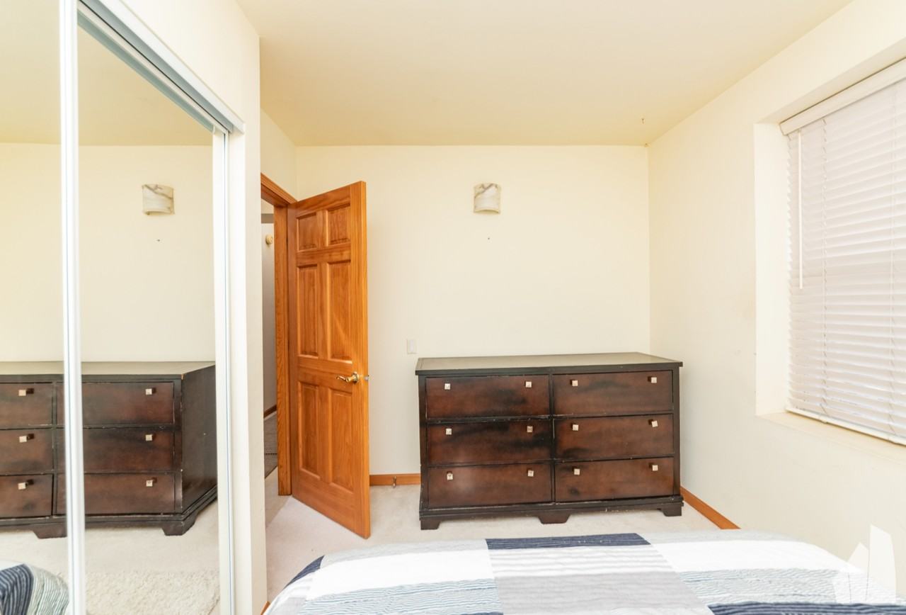 1133 W Cornelia Ave #B - Photo 6 of 14