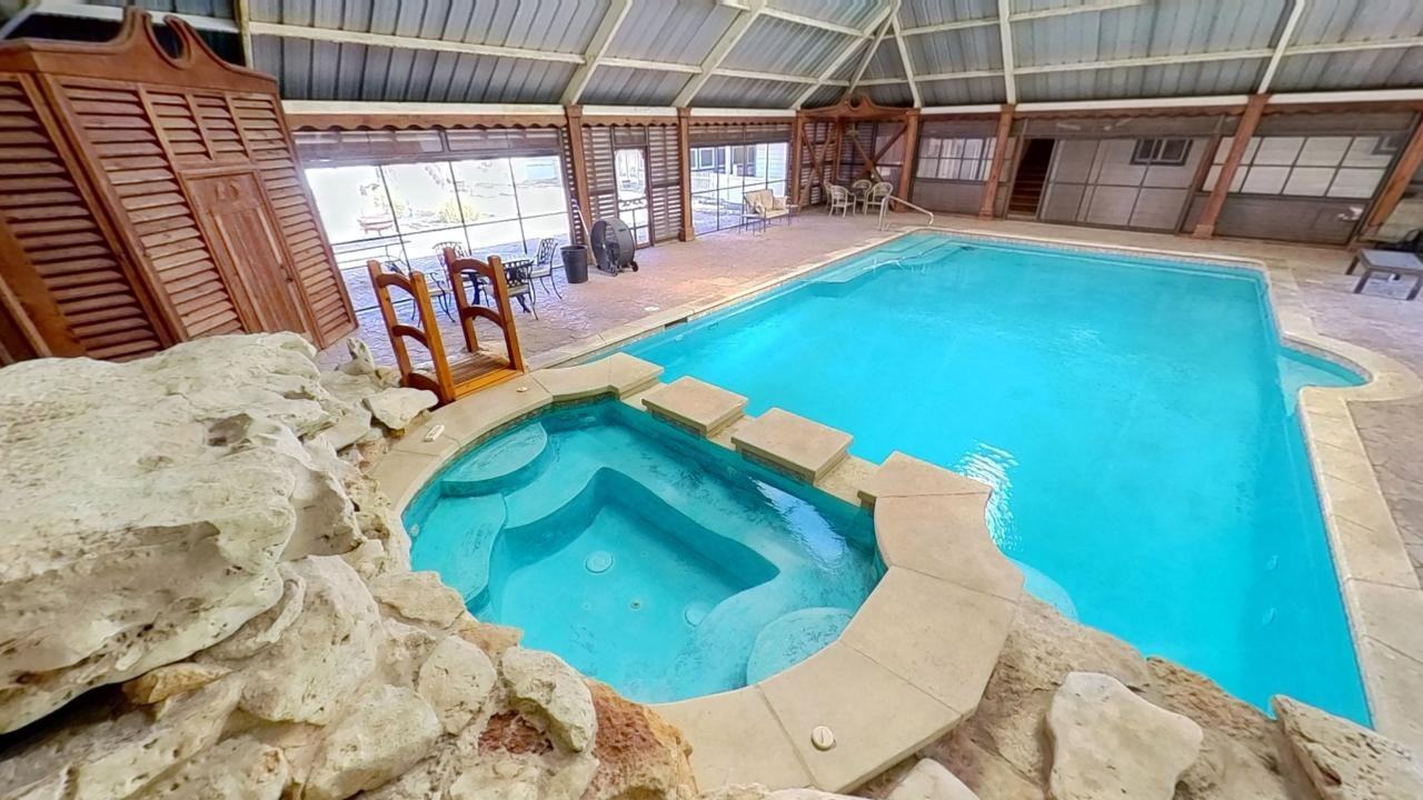 433 W San Antonio St - Photo 4 of 17