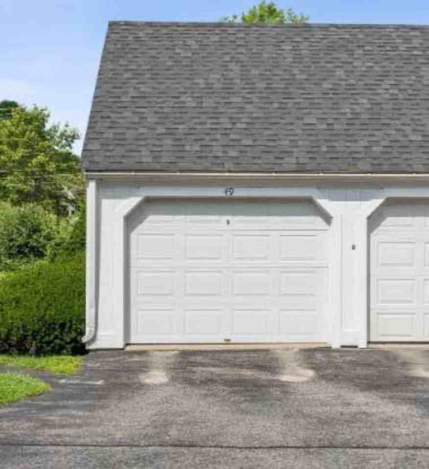 49 Colonial Vlg #49 - Photo 2 of 13