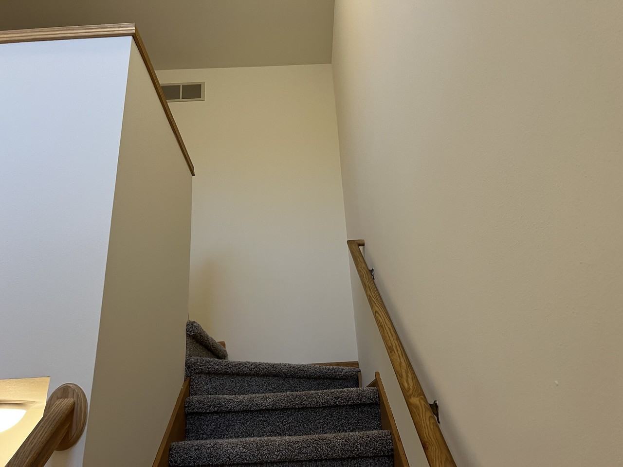 1092 Heritage Court - Photo 3 of 14