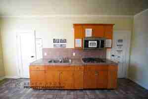 featured image of 402 N Soto St