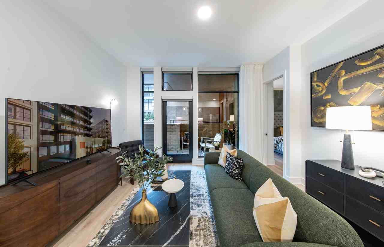 The Crescent - Photo 4 of 14