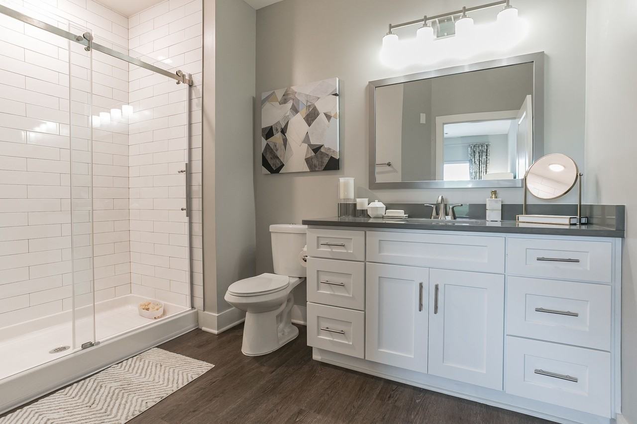 53 West - Photo 6 of 50