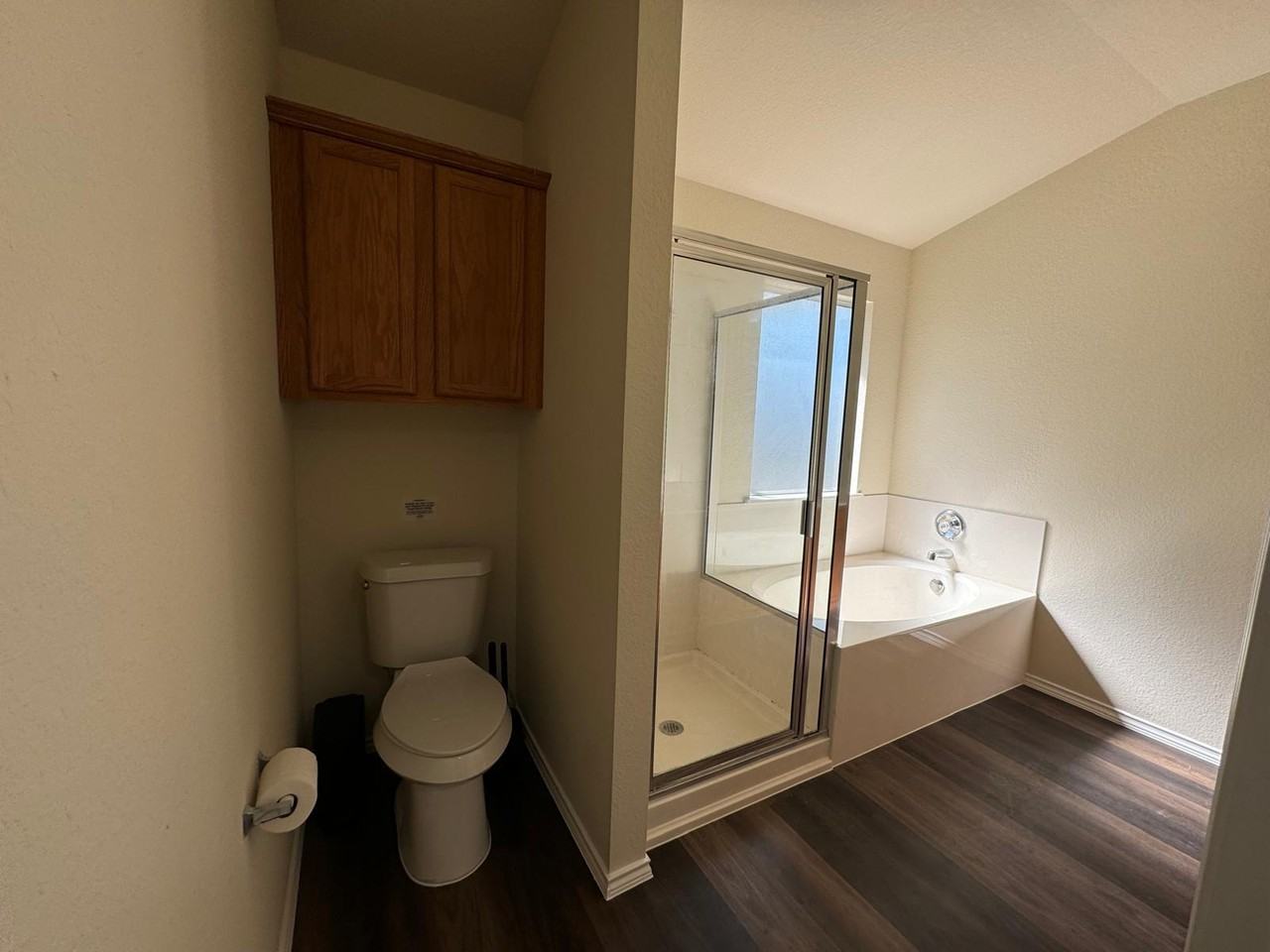 Burgess Dr - Photo 4 of 35