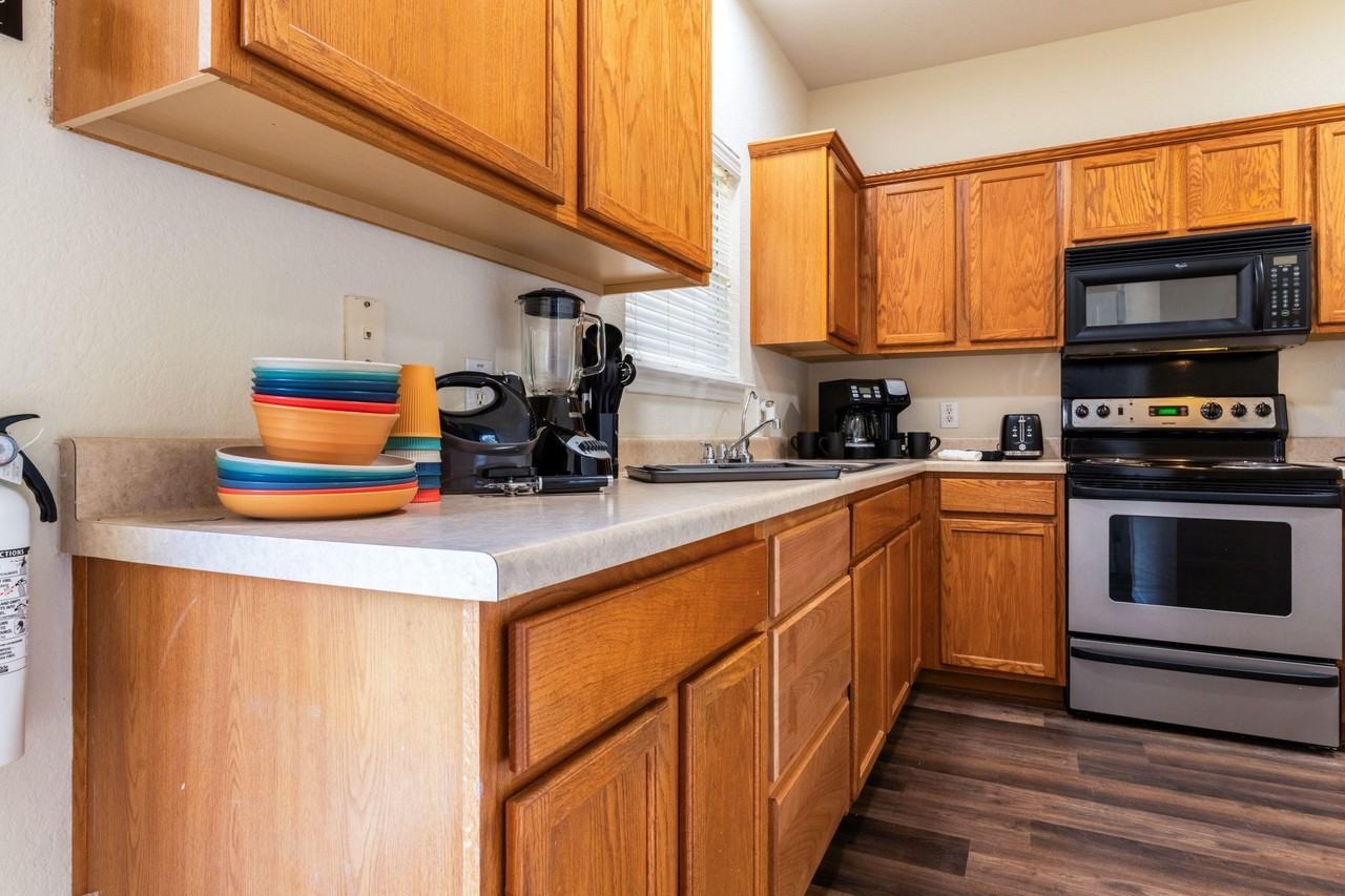 Burgess Dr - Photo 6 of 35