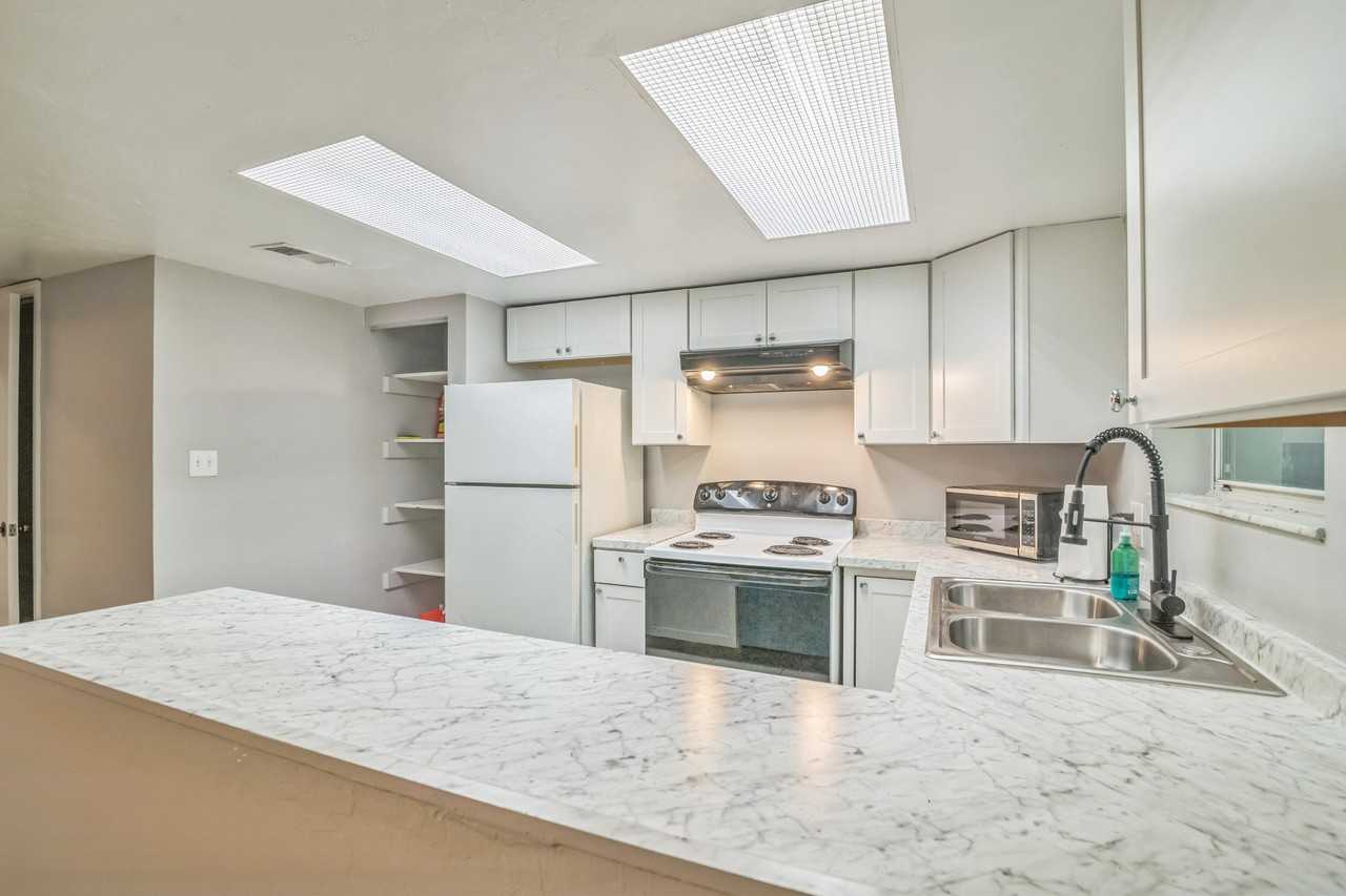 Sw 69th Dr - Photo 4 of 8