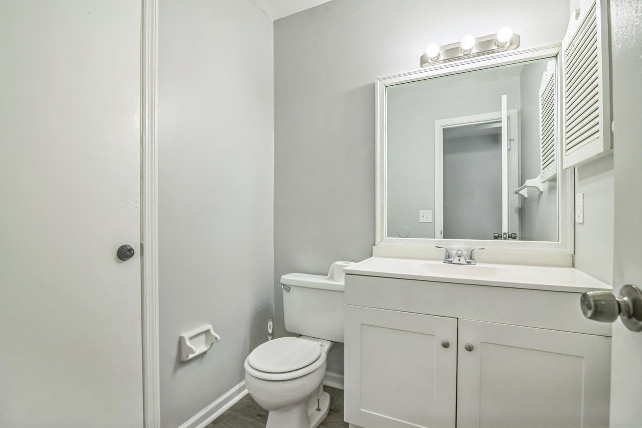 Sw 69th Dr - Photo 5 of 8