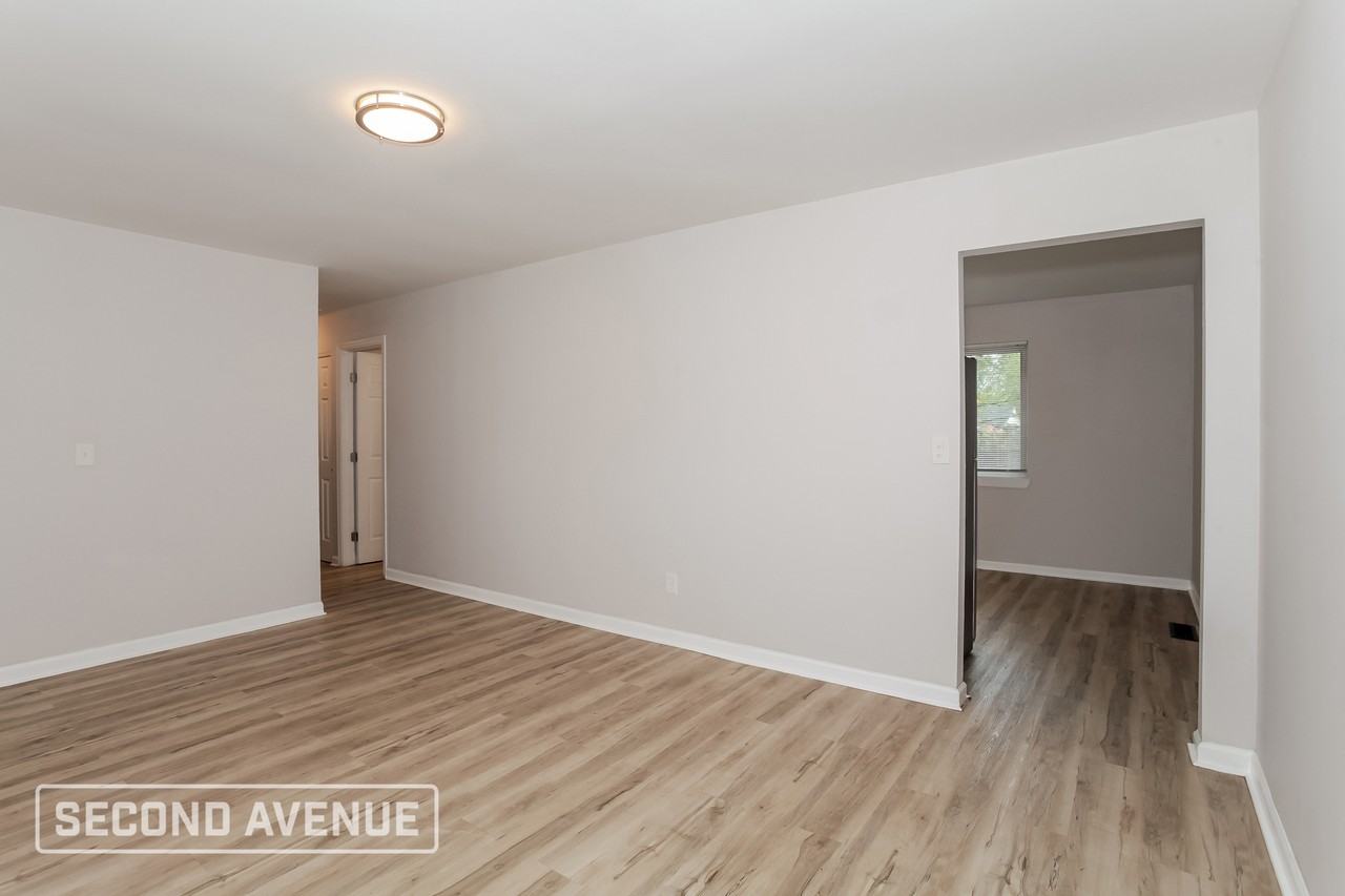 2049 Roosevelt Ave - Photo 7 of 23