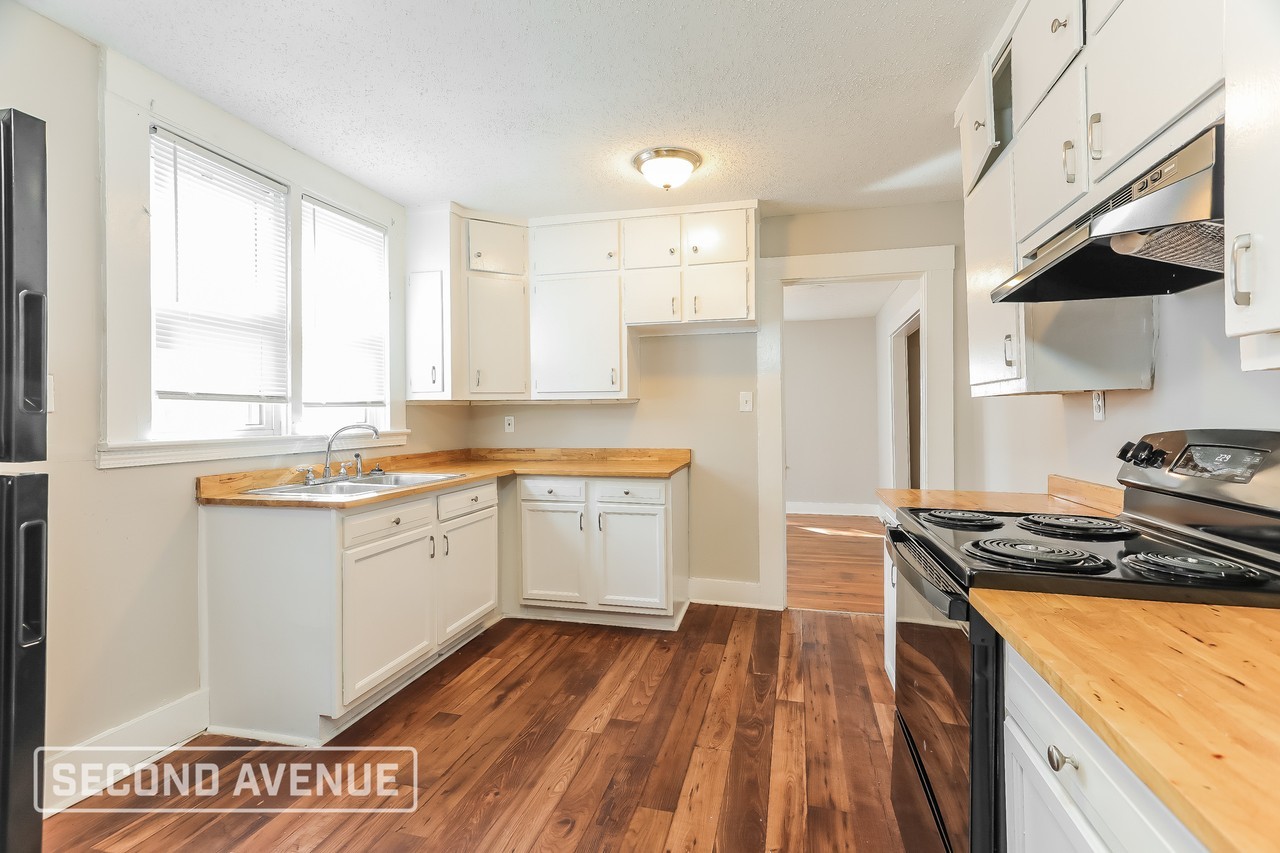 349 Robison Dr - Photo 4 of 28