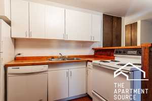 featured image of 606 W Surf St #2