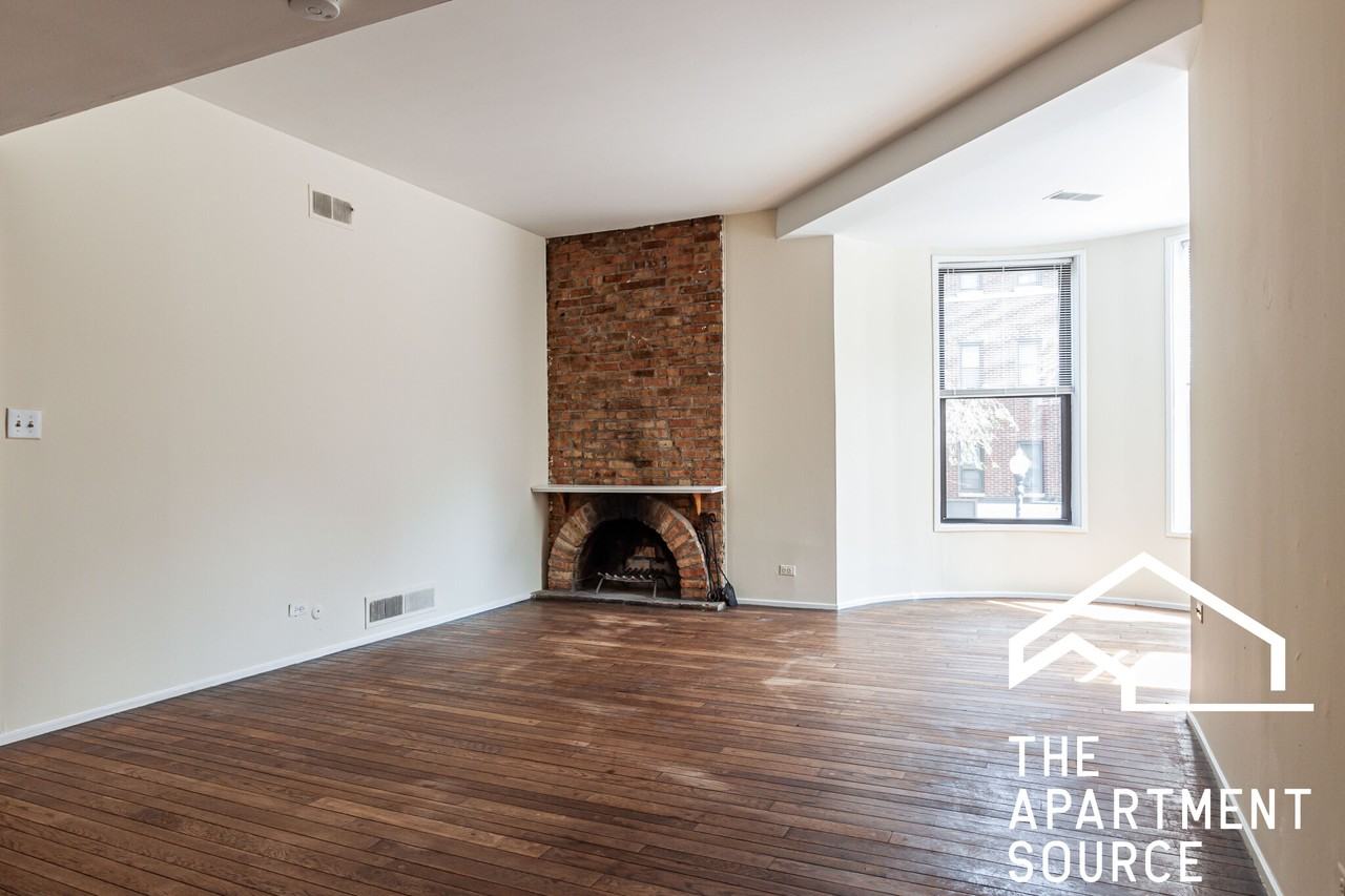 600 W Surf St #3 - Photo 3 of 22