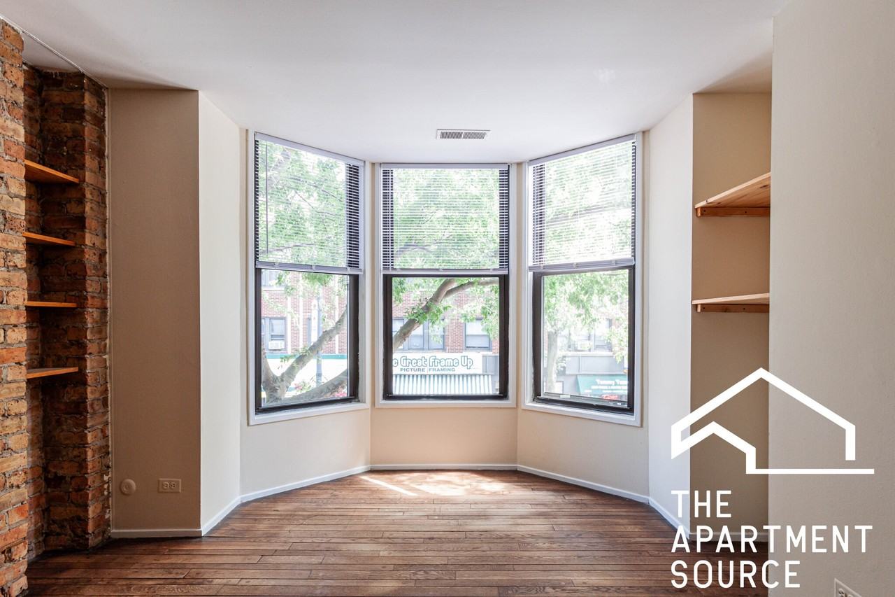 600 W Surf St #3 - Photo 4 of 22