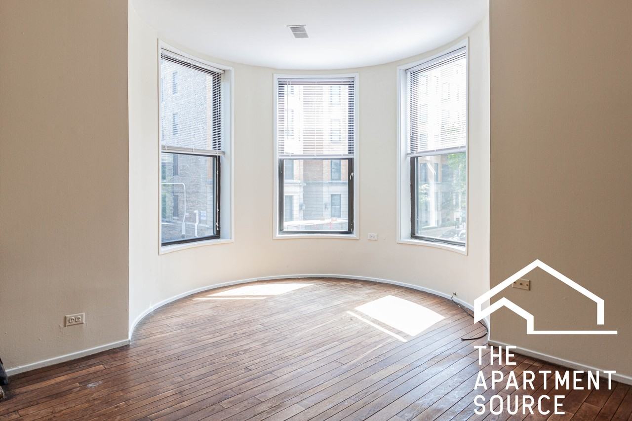 600 W Surf St #3 - Photo 5 of 22