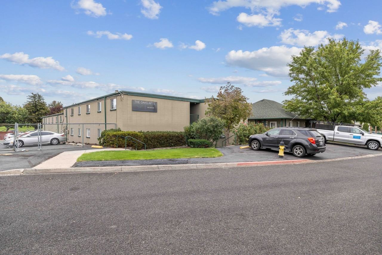 The Oaks Apartments - Photo 7 of 13