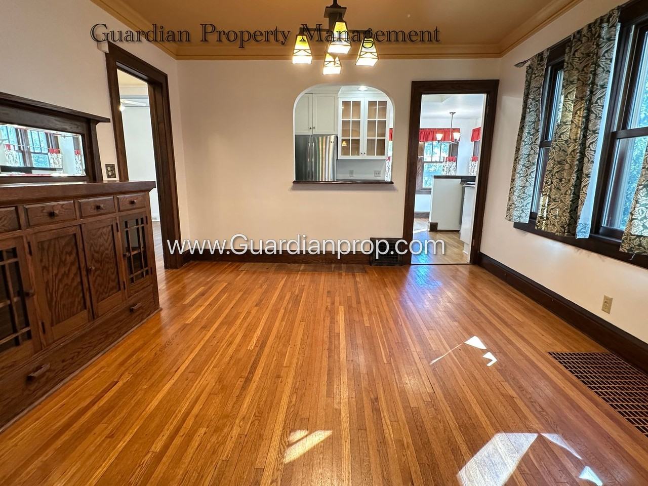 4225 41st Ave S - Photo 3 of 30