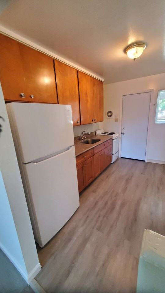 48-0010 - Photo 3 of 10