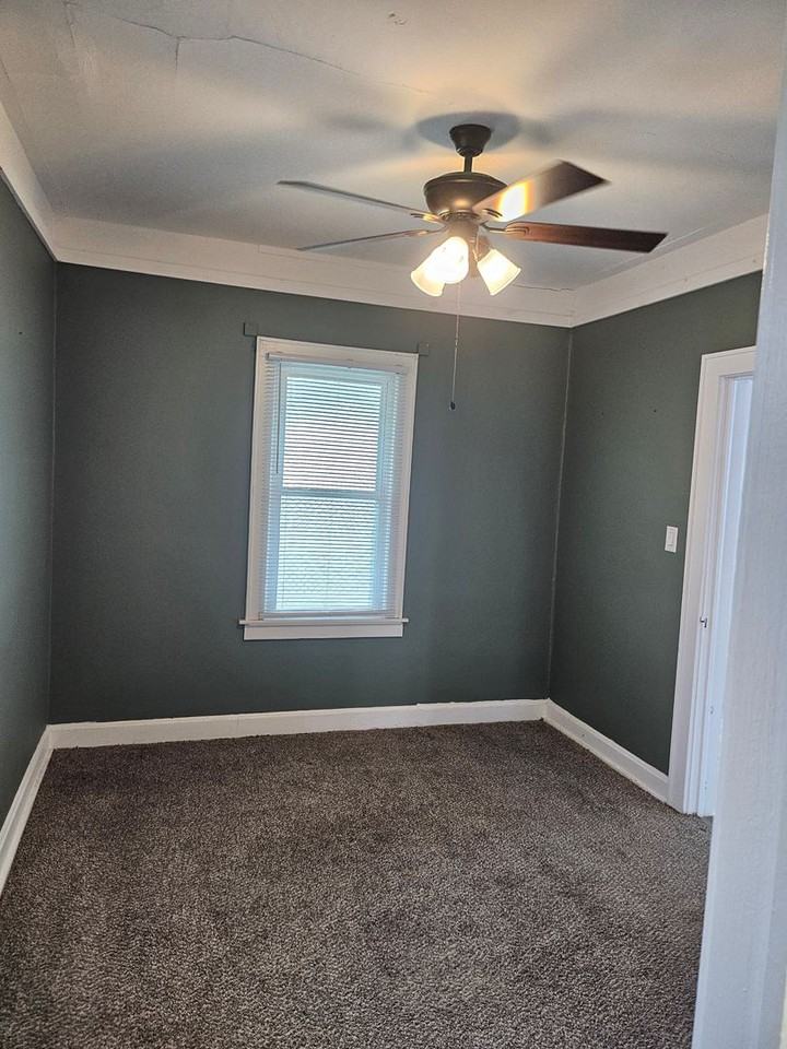 1416 E Indiana St - Photo 7 of 12