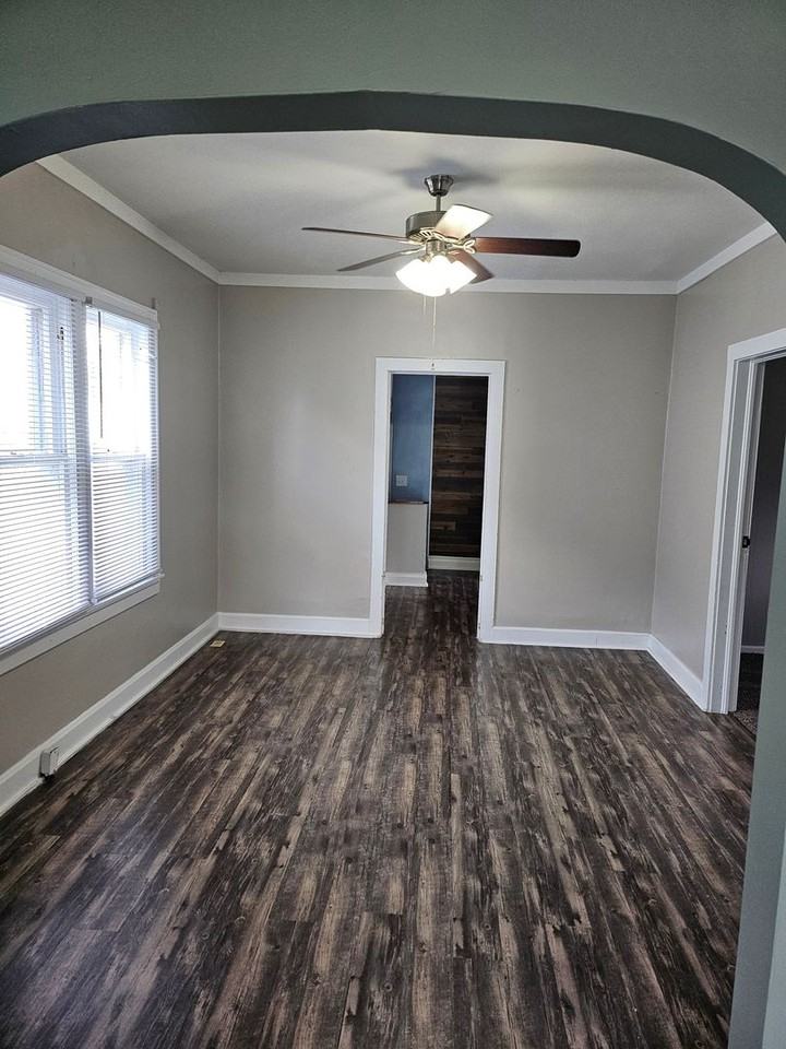 1416 E Indiana St - Photo 3 of 17