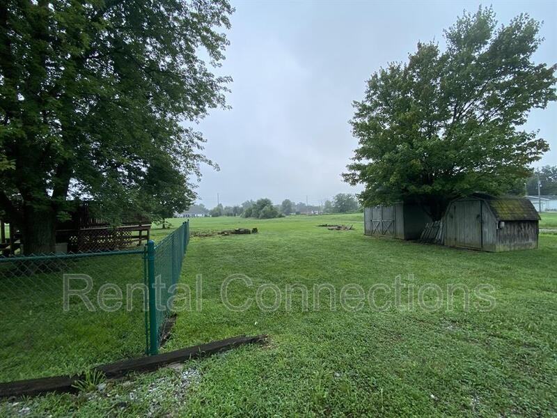 10871 Cedar Grove Rd - Photo 2 of 7