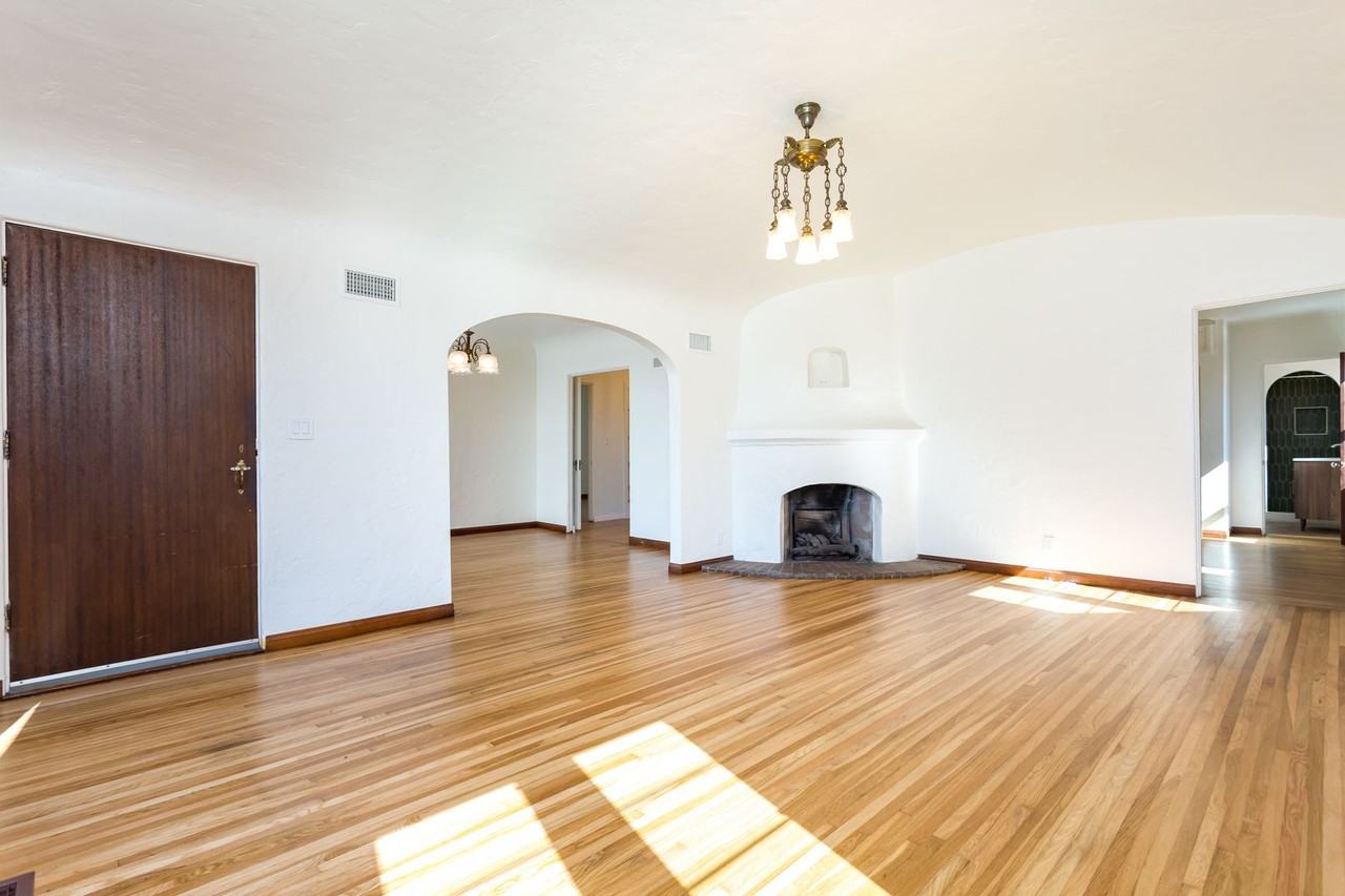 4461 Swift Ave - Photo 3 of 28