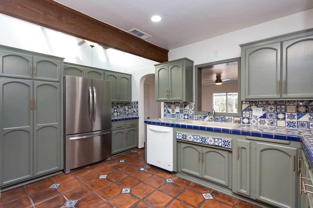 4461 Swift Ave - Photo 6 of 28