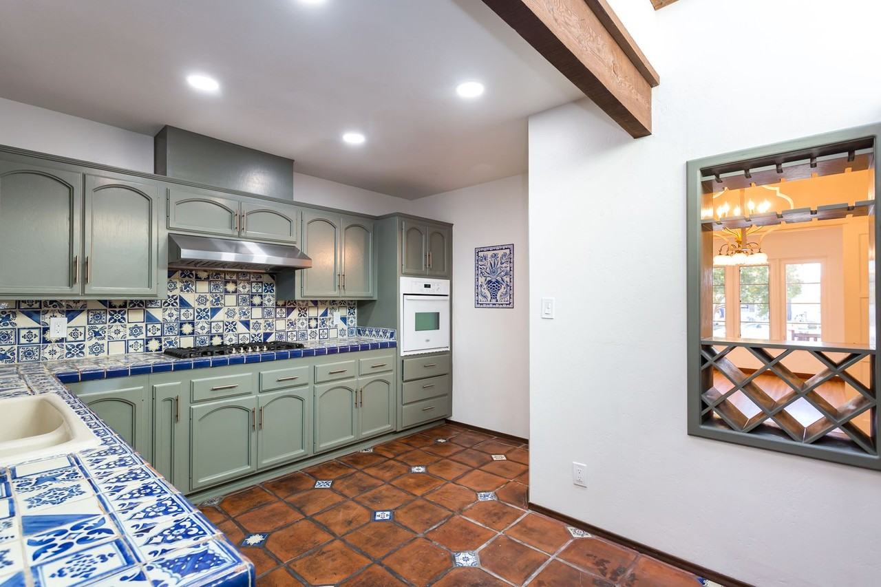 4461 Swift Ave - Photo 7 of 28