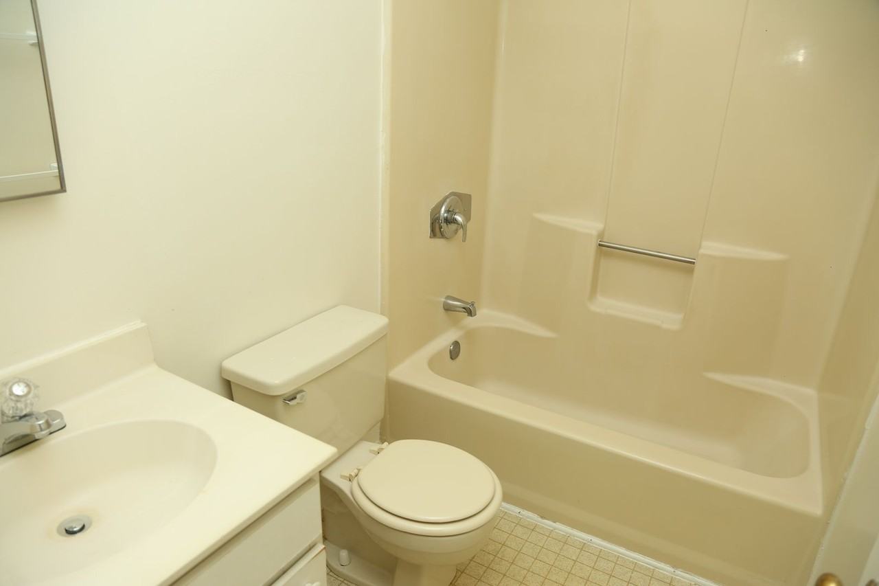 1513 Virginia Ave - Photo 4 of 42
