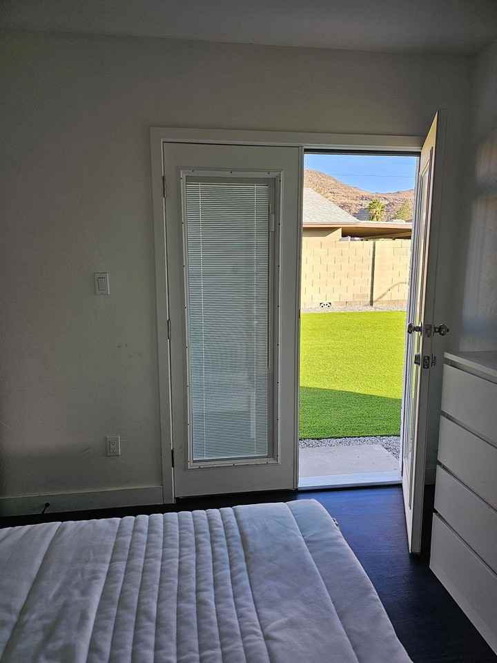 Beautifully Renovated Bedroom Home - Photo 4 of 7