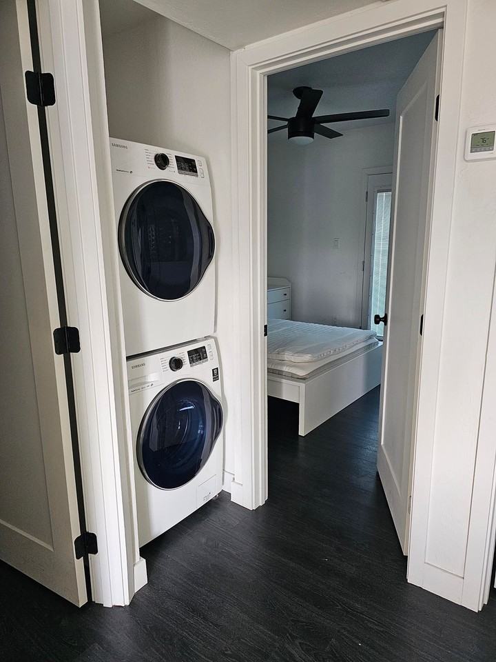 Beautifully Renovated Bedroom Home - Photo 6 of 7