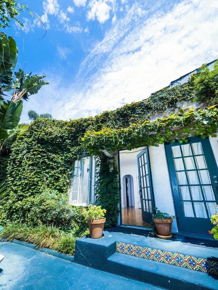 1002-1012 1/2 N. Sweetzer Ave. - Photo 3 of 6