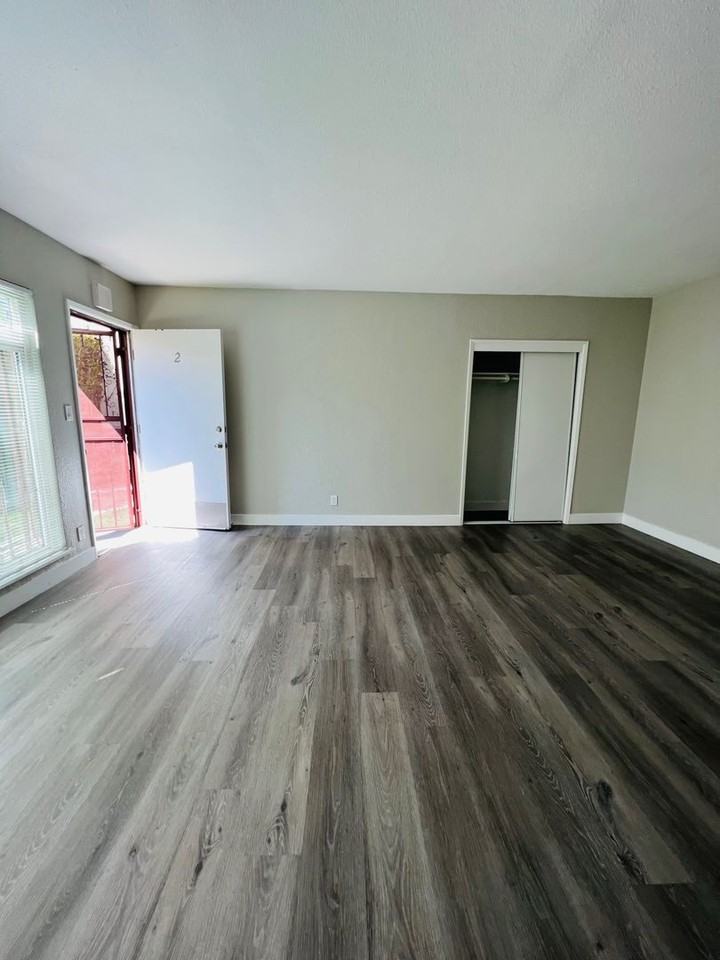 Potomac 3850 LLC - Photo 3 of 46