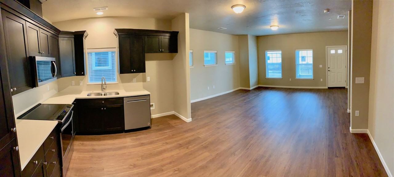 871 Water Ave Ne - Photo 3 of 16