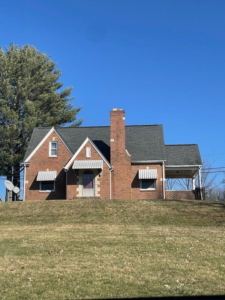 6589 Rose Ln - Photo 2 of 20