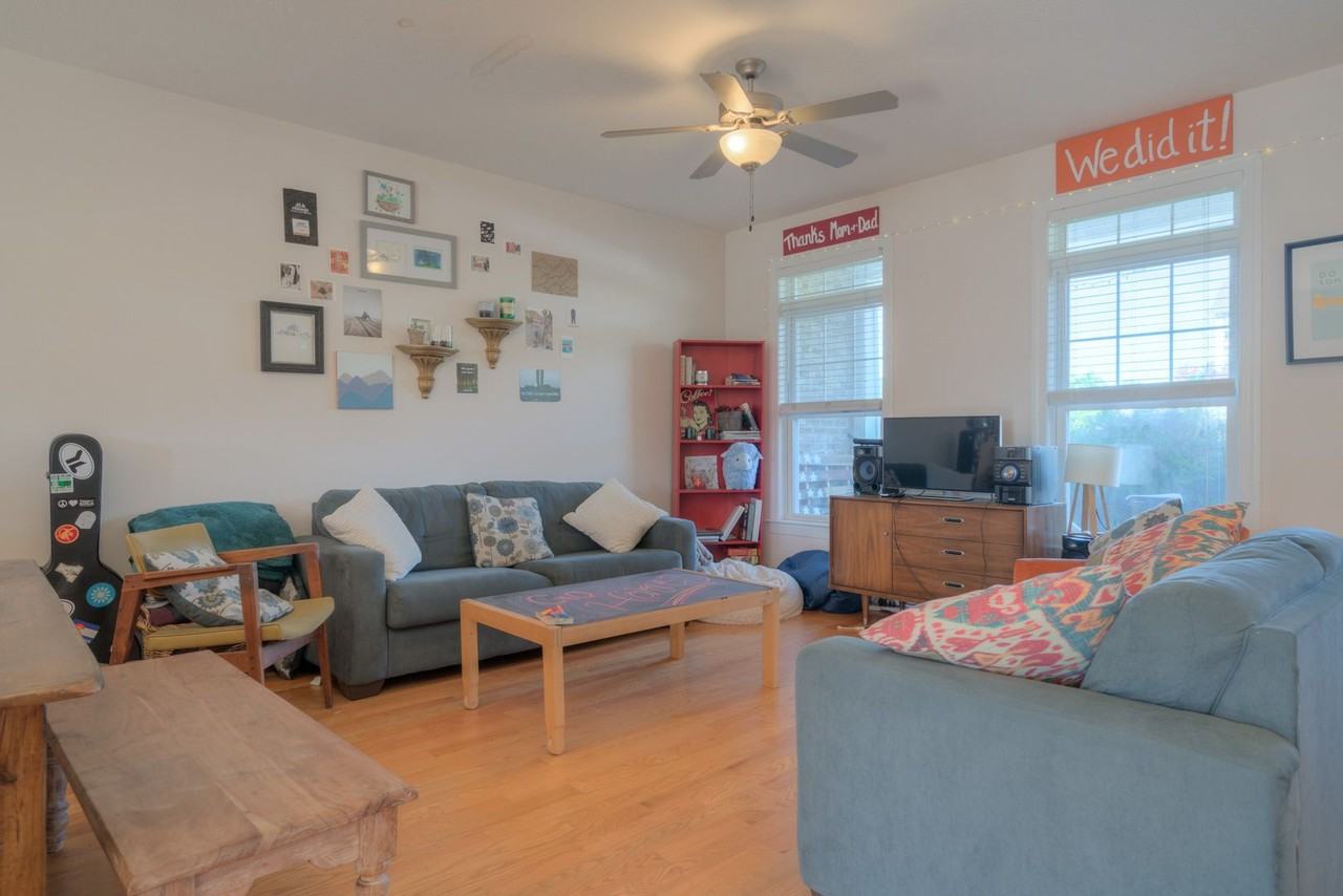 602 Prospect St - Photo 2 of 27