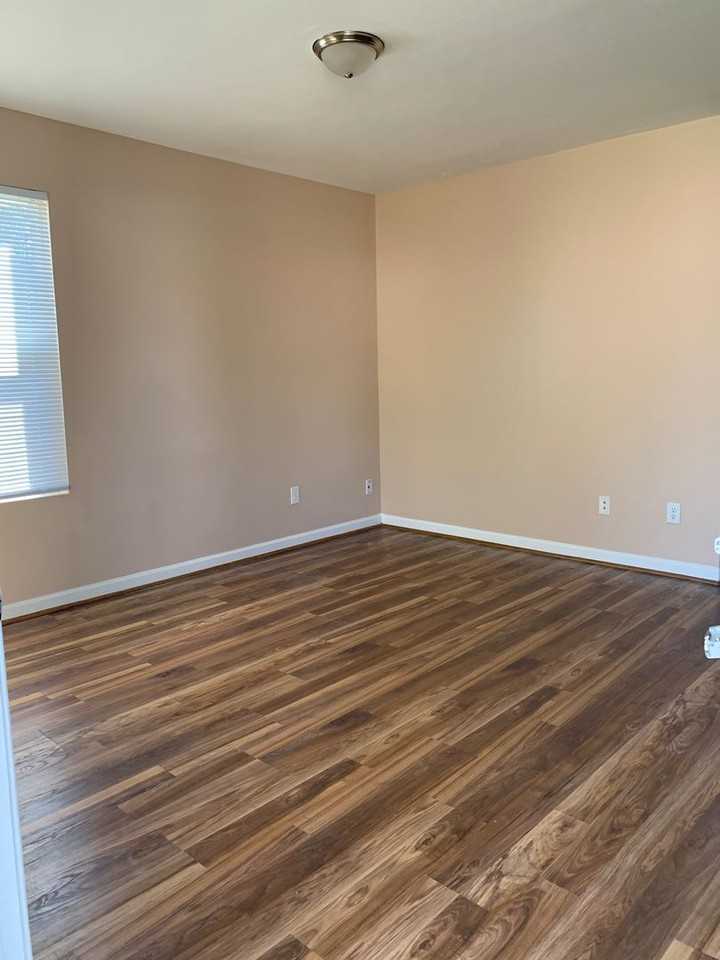 811A Pocahontas Pl - Photo 2 of 7