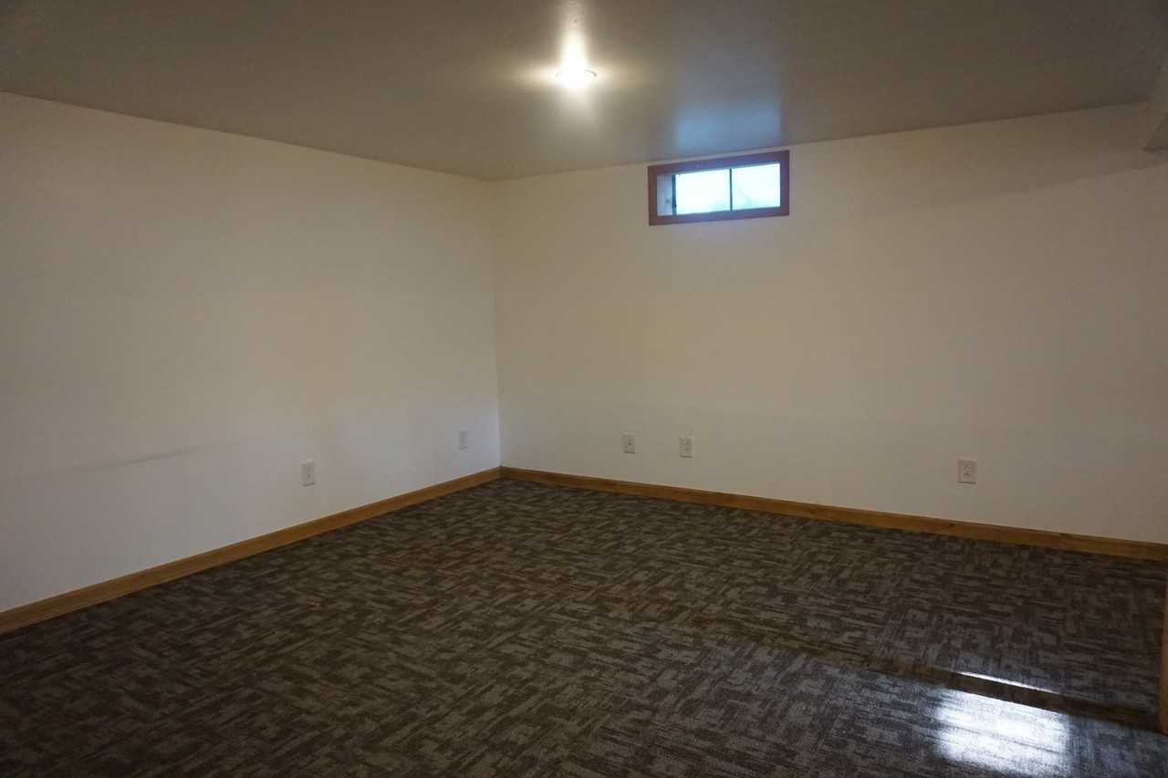 761 Taylor St - Photo 6 of 8